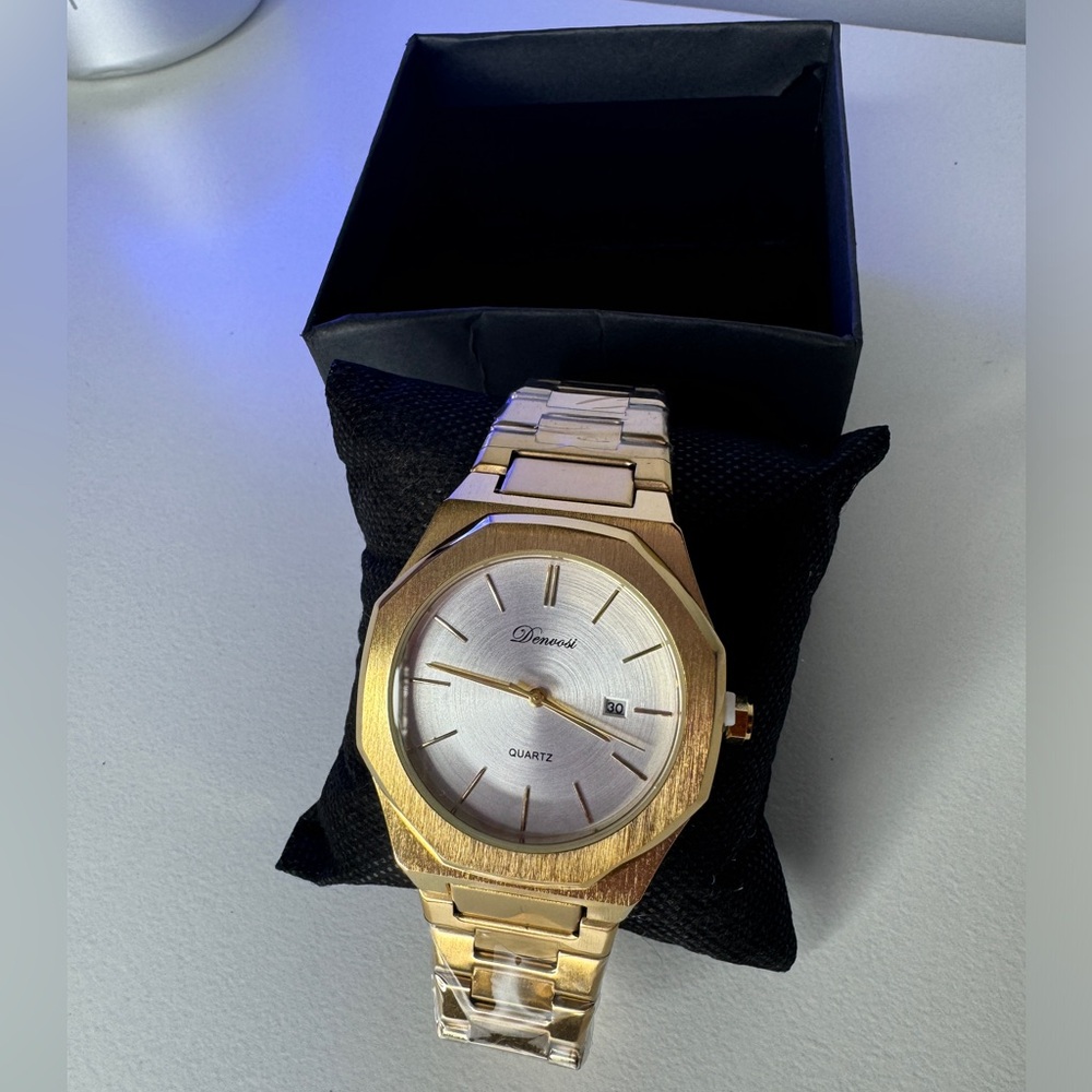 Gold men's watch NEW